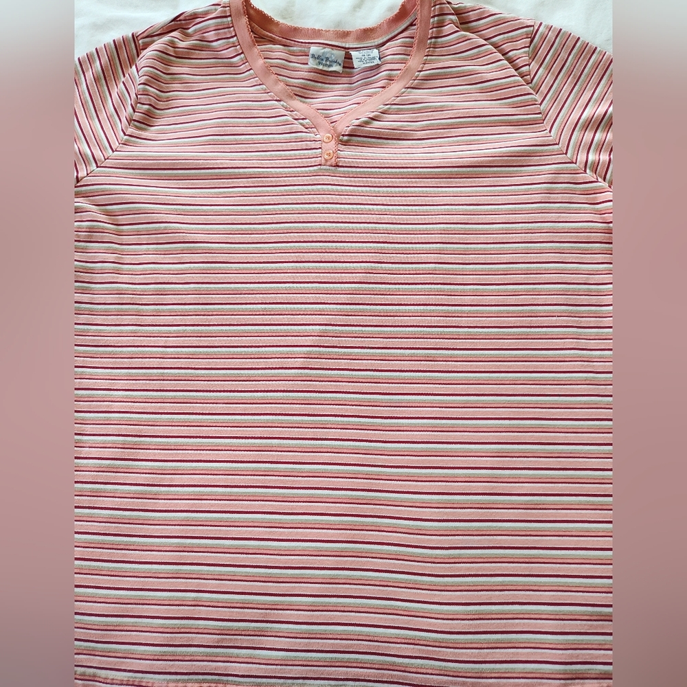 BOBBIE  BROOKS Ladies Pullover Blouse. Size 26/28. Short Sleeves.